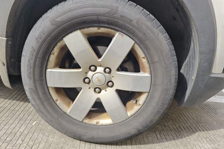 Used Chevrolet Captiva 2014 2.4L Two-Wheel Drive Urban Version 7 Seats Right Front Wheel Hub