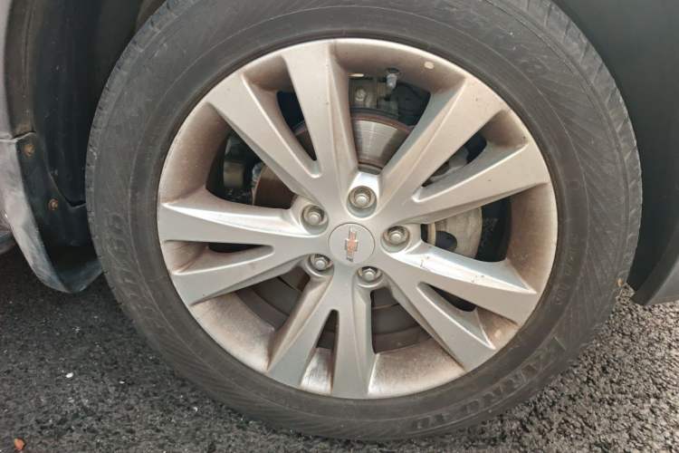 Used Chevrolet Captiva 2014 2.4L 4x4 Flagship Edition 7 Seats Right Front Wheel Hub
