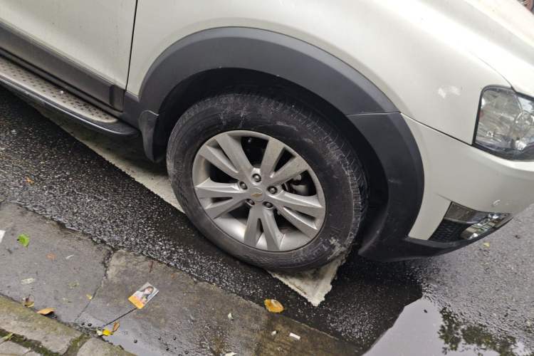 Used Chevrolet Captiva 2014 2.4L 4x4 Flagship Edition 7 Seats Right Front Wheel Hub