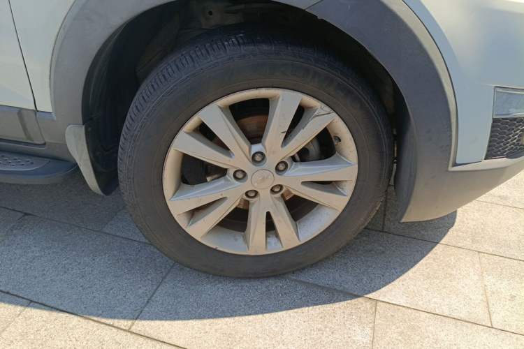Used Chevrolet Captiva 2014 2.4L 4x4 Flagship Edition 7 Seats Right Front Wheel Hub
