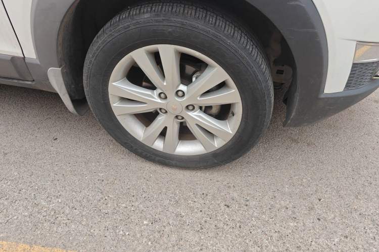 Used Chevrolet Captiva 2014 2.4L 4x4 Flagship Edition 7 Seats Right Front Wheel Hub