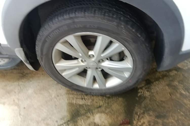 Used Chevrolet Captiva 2014 2.4L 4x4 Flagship Edition 7 Seats Right Front Wheel Hub
