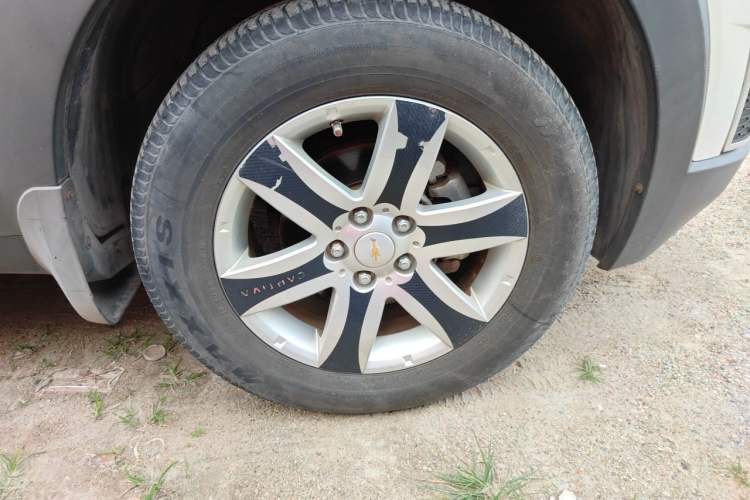 Used Chevrolet Captiva 2014 2.4L Two-Wheel Drive Urban Version 7 Seats Right Front Wheel Hub