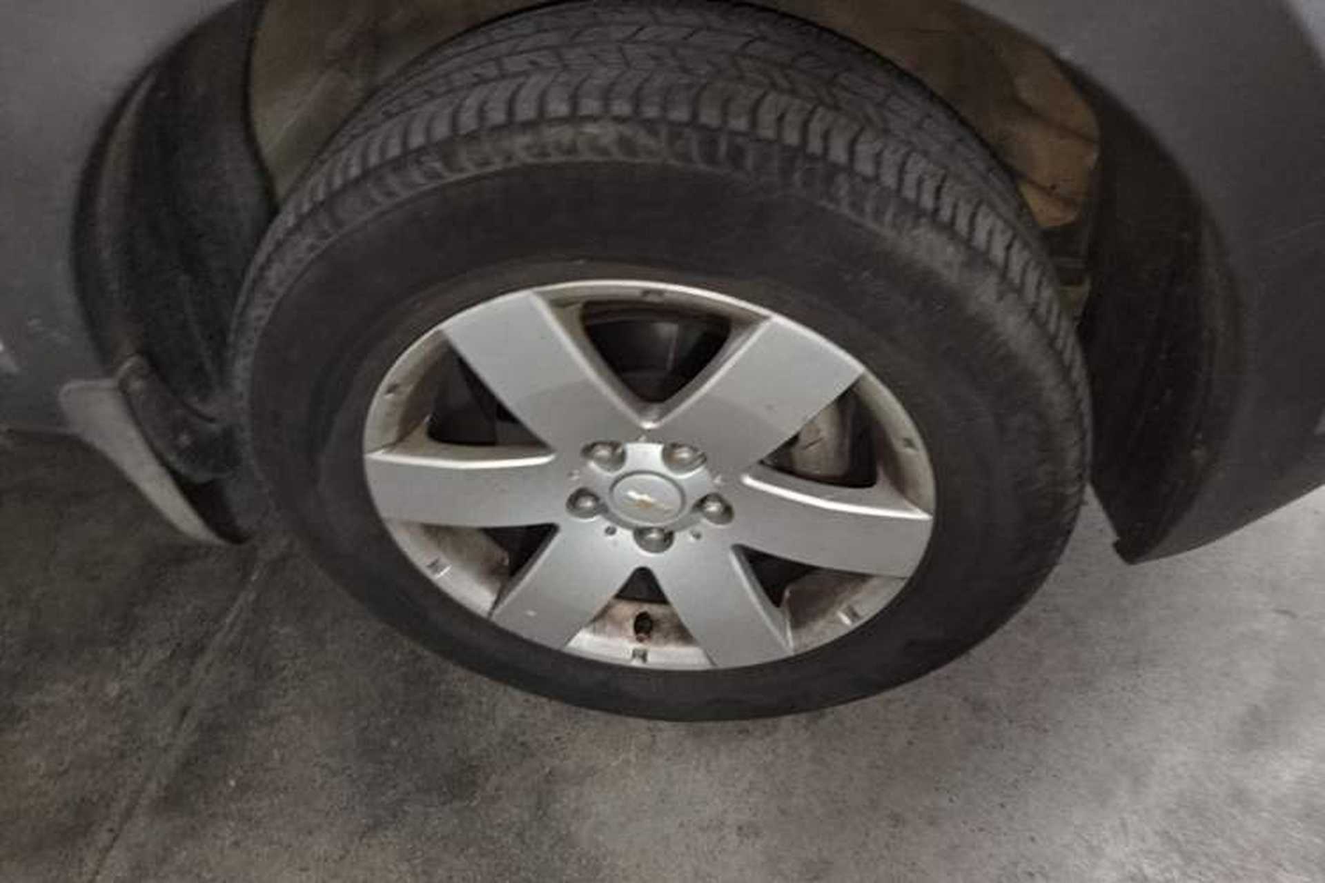 Used Chevrolet Captiva 2014 2.4L Two-Wheel Drive City Edition 5 Seats Right Front Wheel Hub
