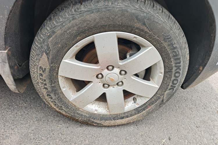 Used Chevrolet Captiva 2014 2.4L Two-Wheel Drive City Edition 5 Seats Right Front Wheel Hub