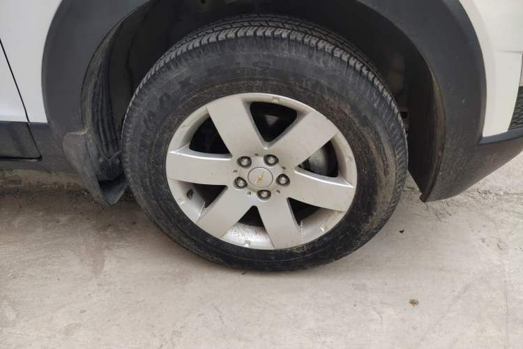 Used Chevrolet Captiva 2014 2.4L Two-Wheel Drive City Edition 5 Seats Right Front Wheel Hub