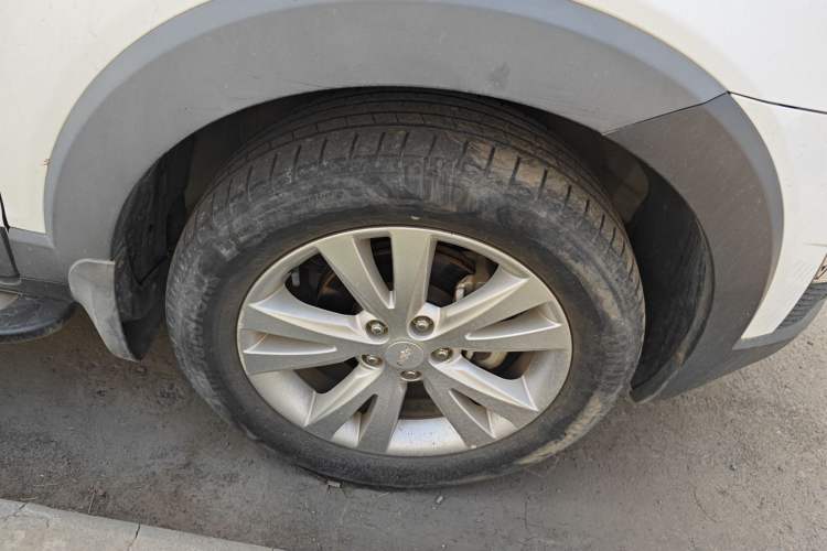 Used Chevrolet Captiva 2014 2.4L 4x4 Flagship Edition 7 Seats Right Front Wheel Hub