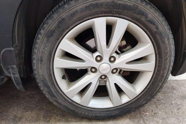 Used Chevrolet Captiva 2014 2.4L 4x4 Flagship Edition 7 Seats Right Front Wheel Hub