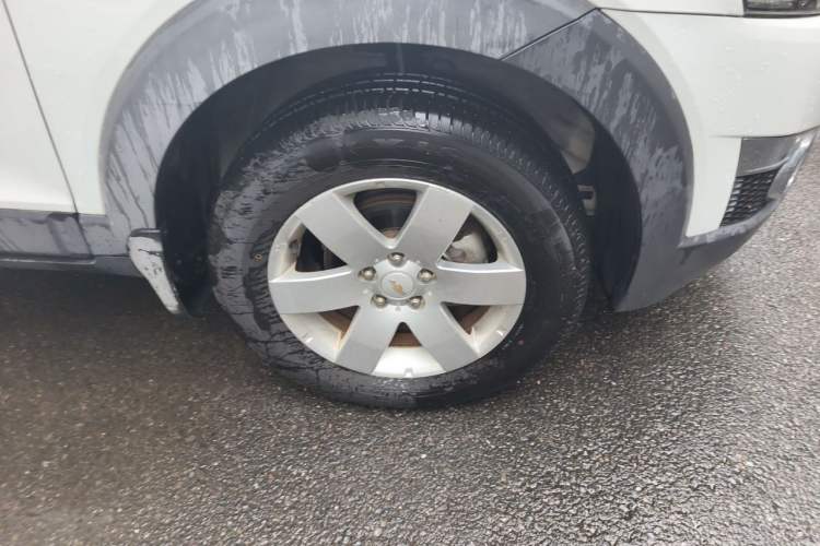 Used Chevrolet Captiva 2014 2.4L Two-Wheel Drive City Edition 5 Seats Right Front Wheel Hub