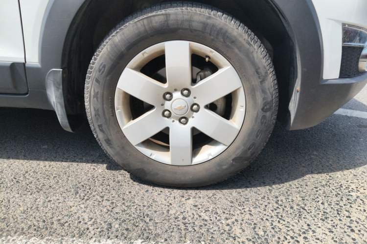 Used Chevrolet Captiva 2014 2.4L Two-Wheel Drive City Edition 5 Seats Right Front Wheel Hub