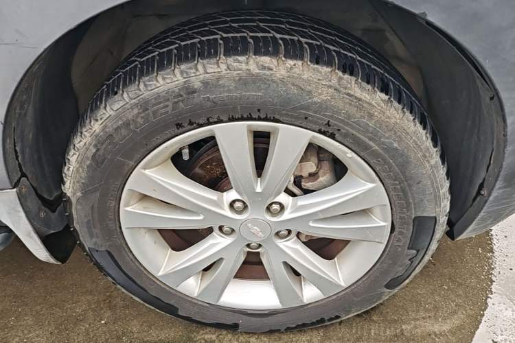 Used Chevrolet Captiva 2014 2.4L 4x4 Flagship Edition 7 Seats Right Front Wheel Hub