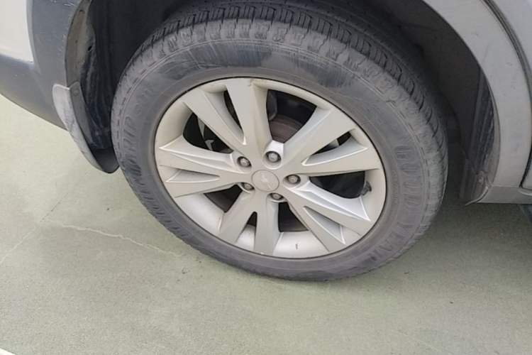 Used Chevrolet Captiva 2014 2.4L 4x4 Flagship Edition 7 Seats Right Rear Wheel Hub
