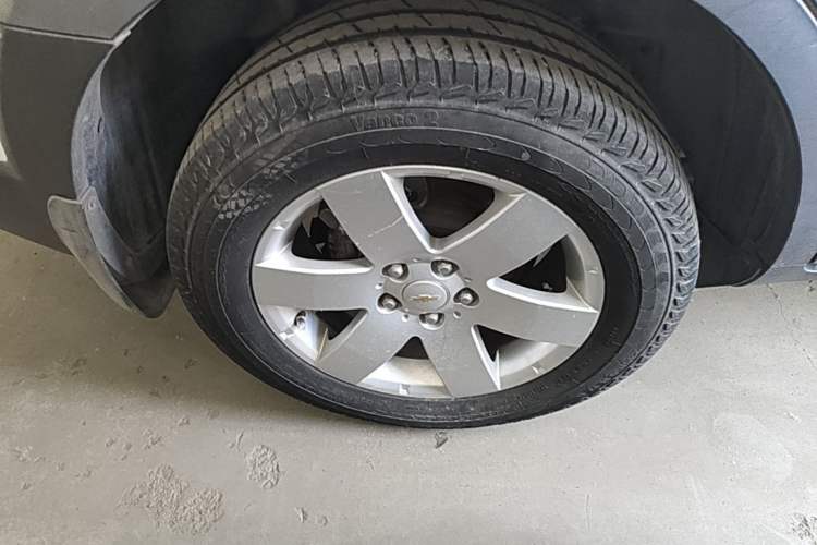 Used Chevrolet Captiva 2014 2.4L Two-Wheel Drive Urban Version 7 Seats Right Rear Wheel Hub