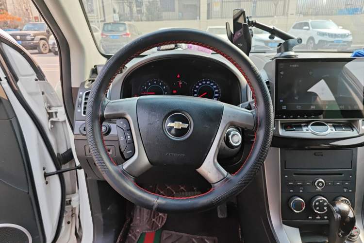 Used Chevrolet Captiva 2014 2.4L Two-Wheel Drive Urban Version 7 Seats Steering Wheel