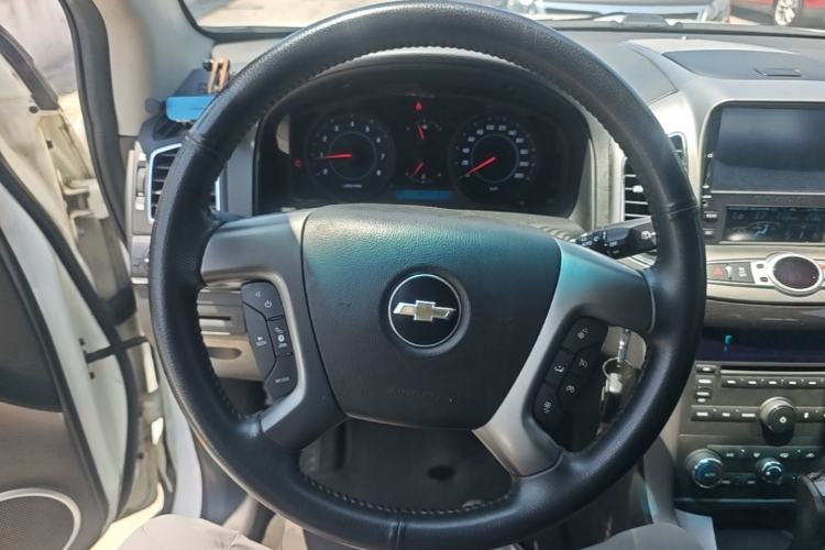 Used Chevrolet Captiva 2014 2.4L 4x4 Flagship Edition 7 Seats Steering Wheel
