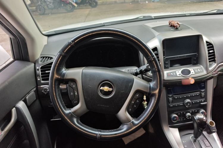 Used Chevrolet Captiva 2014 2.4L 4x4 Flagship Edition 7 Seats Steering Wheel