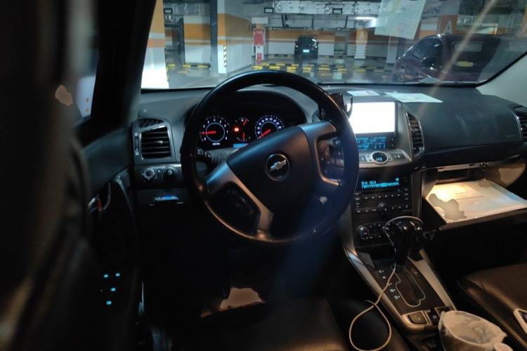 Used Chevrolet Captiva 2014 2.4L 4x4 Flagship Edition 7 Seats Steering Wheel