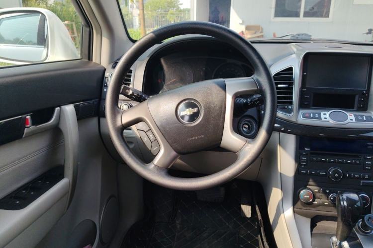 Used Chevrolet Captiva 2014 2.4L 4x4 Luxury Edition 5 Seats Steering Wheel