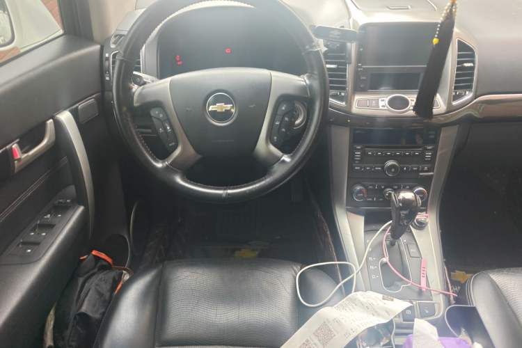 Used Chevrolet Captiva 2014 2.4L 4x4 Flagship Edition 7 Seats Steering Wheel