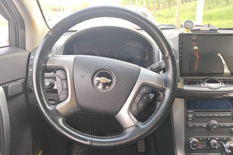 Used Chevrolet Captiva 2014 2.4L 4x4 Flagship Edition 7 Seats Steering Wheel