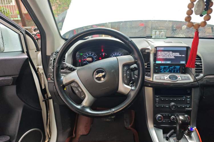 Used Chevrolet Captiva 2014 2.4L 4x4 Flagship Edition 7 Seats Steering Wheel