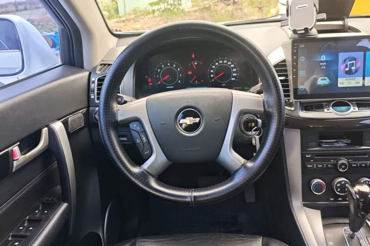 Used Chevrolet Captiva 2014 2.4L Two-Wheel Drive Urban Version 7 Seats Steering Wheel