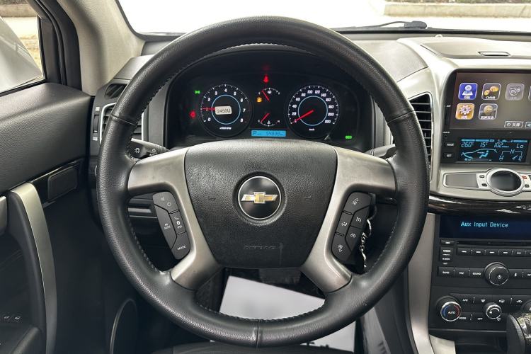 Used Chevrolet Captiva 2014 2.4L 4x4 Flagship Edition 7 Seats Steering Wheel
