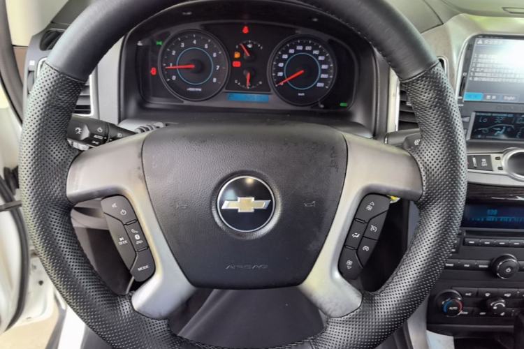 Used Chevrolet Captiva 2014 2.4L 4x4 Flagship Edition 7 Seats Steering Wheel