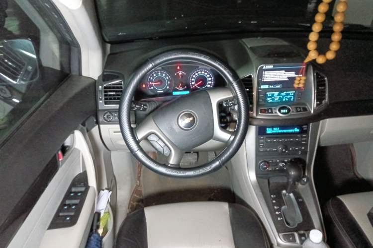 Used Chevrolet Captiva 2014 2.4L 4x4 Luxury Edition 5 Seats Steering Wheel