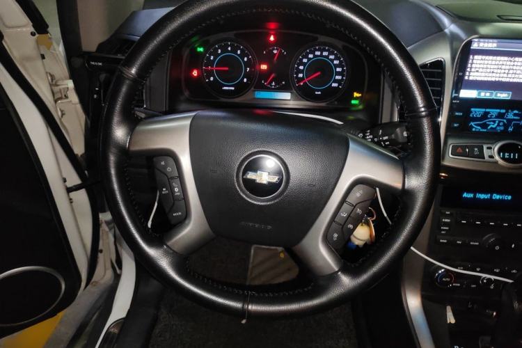 Used Chevrolet Captiva 2014 2.4L 4x4 Flagship Edition 7 Seats Steering Wheel