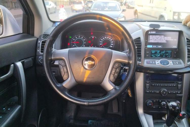 Used Chevrolet Captiva 2014 2.4L 4x4 Flagship Edition 7 Seats Steering Wheel