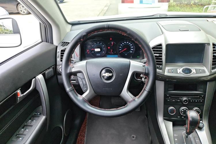 Used Chevrolet Captiva 2014 2.4L Two-Wheel Drive Urban Version 7 Seats Steering Wheel