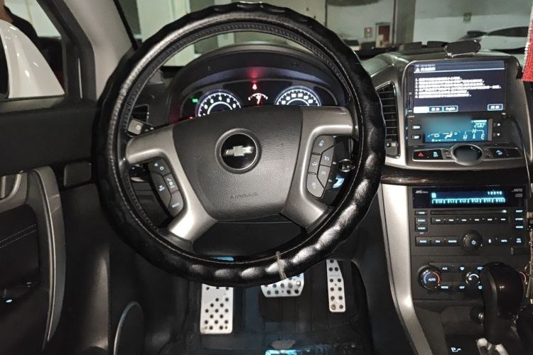 Used Chevrolet Captiva 2014 2.4L 4x4 Flagship Edition 7 Seats Steering Wheel