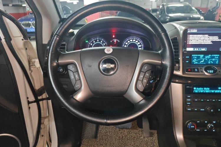Used Chevrolet Captiva 2014 2.4L 4x4 Flagship Edition 7 Seats Steering Wheel