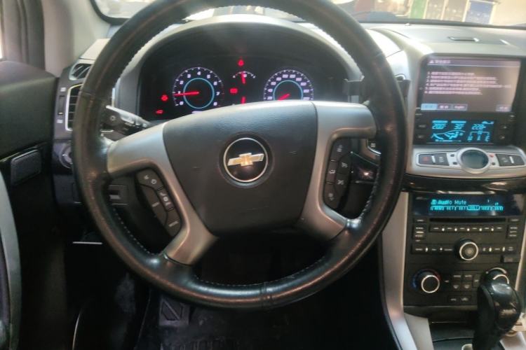 Used Chevrolet Captiva 2014 2.4L 4x4 Flagship Edition 7 Seats Steering Wheel