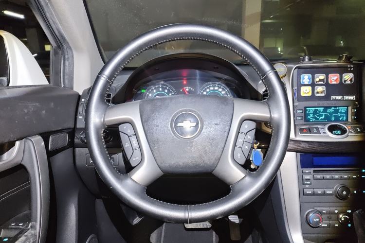 Used Chevrolet Captiva 2014 2.4L 4x4 Flagship Edition 7 Seats Steering Wheel