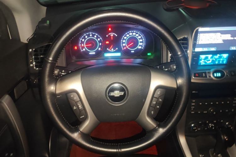 Used Chevrolet Captiva 2014 2.4L 4x4 Flagship Edition 7 Seats Steering Wheel