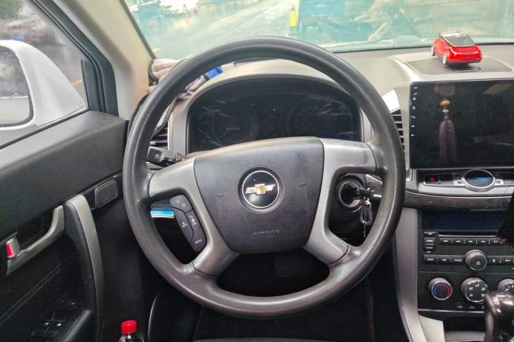 Used Chevrolet Captiva 2014 2.4L Two-Wheel Drive Urban Version 7 Seats Steering Wheel