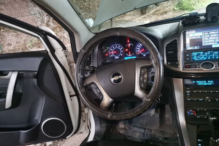 Used Chevrolet Captiva 2014 2.4L 4x4 Flagship Edition 7 Seats Steering Wheel