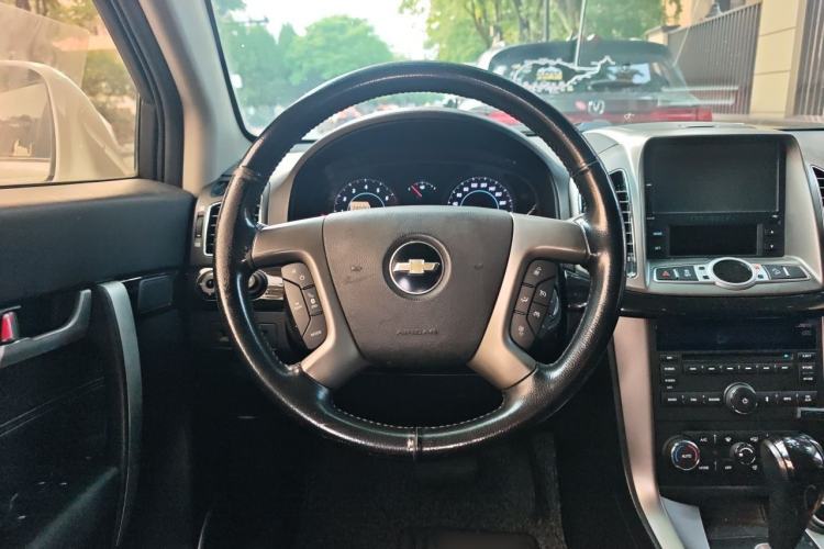 Used Chevrolet Captiva 2014 2.4L 4x4 Flagship Edition 7 Seats Steering Wheel