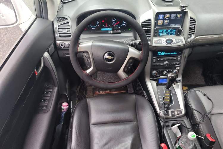 Used Chevrolet Captiva 2014 2.4L 4x4 Flagship Edition 7 Seats Steering Wheel