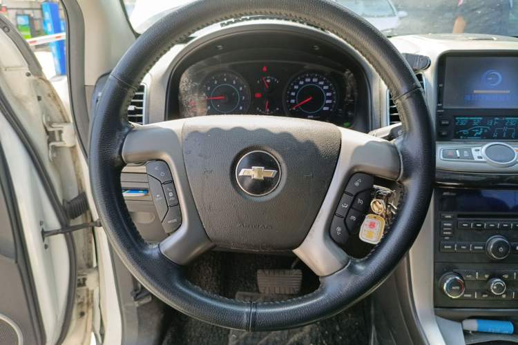 Used Chevrolet Captiva 2014 2.4L 4x4 Flagship Edition 7 Seats Steering Wheel