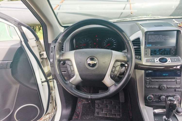 Used Chevrolet Captiva 2014 2.4L Two-Wheel Drive Urban Version 7 Seats Steering Wheel