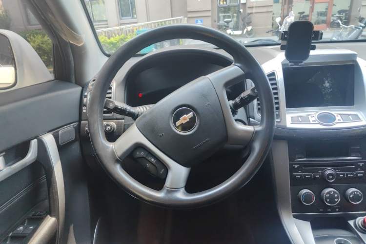 Used Chevrolet Captiva 2014 2.4L Two-Wheel Drive Urban Version 7 Seats Steering Wheel