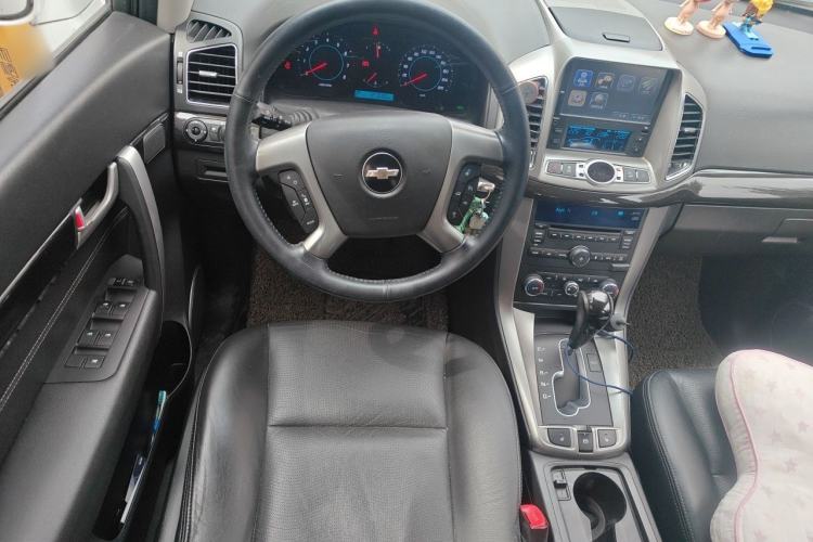 Used Chevrolet Captiva 2014 2.4L 4x4 Flagship Edition 7 Seats Steering Wheel