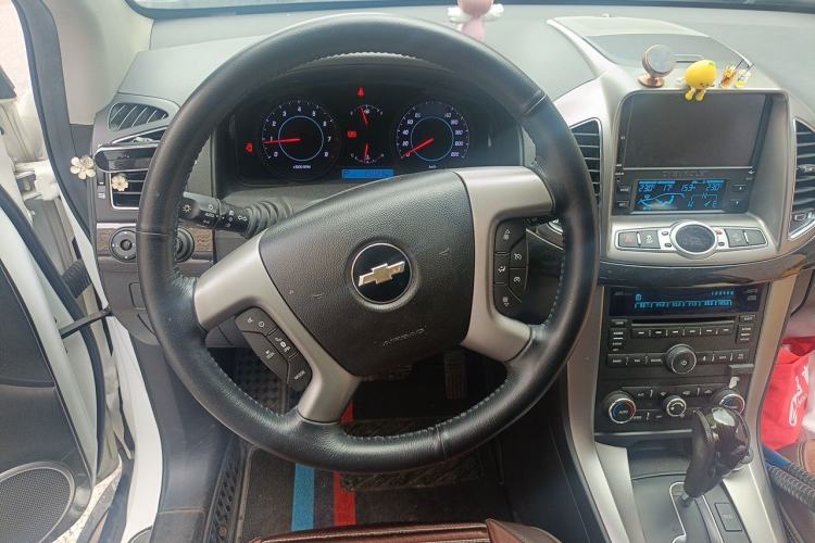 Used Chevrolet Captiva 2014 2.4L 4x4 Flagship Edition 7 Seats Steering Wheel