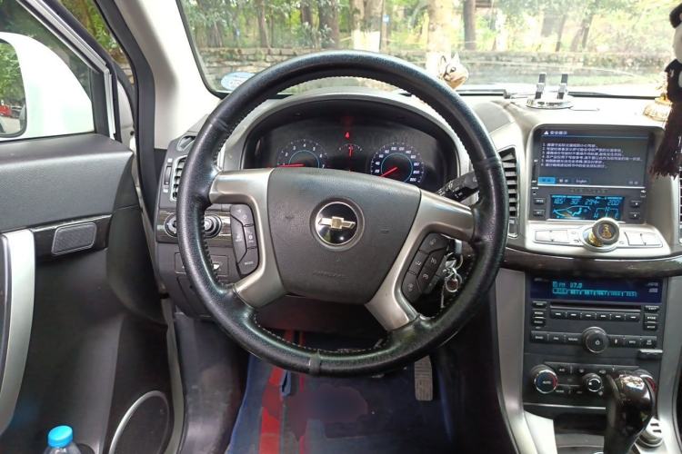 Used Chevrolet Captiva 2014 2.4L 4x4 Flagship Edition 7 Seats Steering Wheel