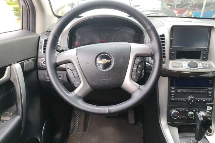 Used Chevrolet Captiva 2014 2.4L 4x4 Flagship Edition 7 Seats Steering Wheel