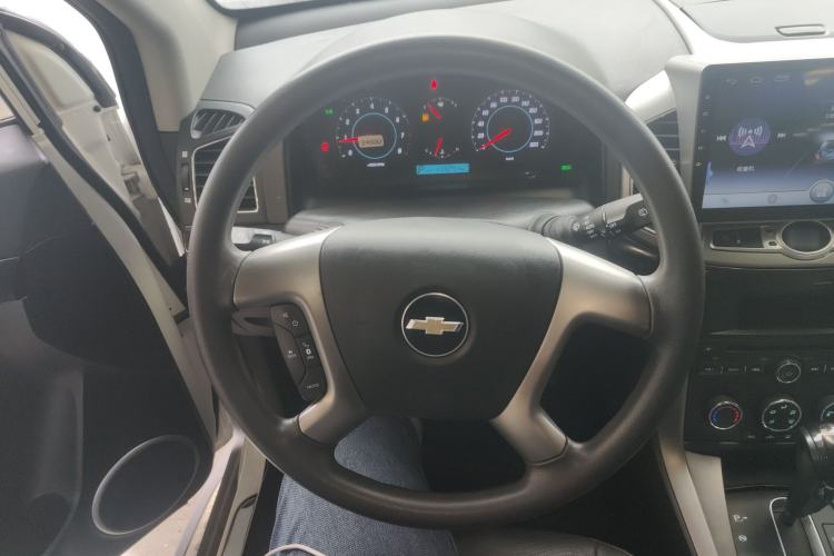 Used Chevrolet Captiva 2014 2.4L Two-Wheel Drive Urban Version 7 Seats Steering Wheel