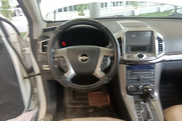 Used Chevrolet Captiva 2014 2.4L 4x4 Flagship Edition 7 Seats Steering Wheel